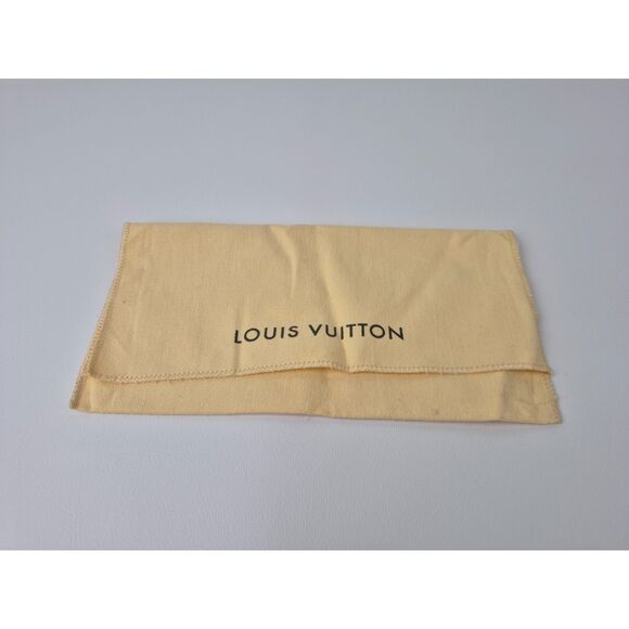 Louis Vuitton x Yayoi Kusama White Infinity Dots Circle Bag Charm Keyring - Picture 4 of 4